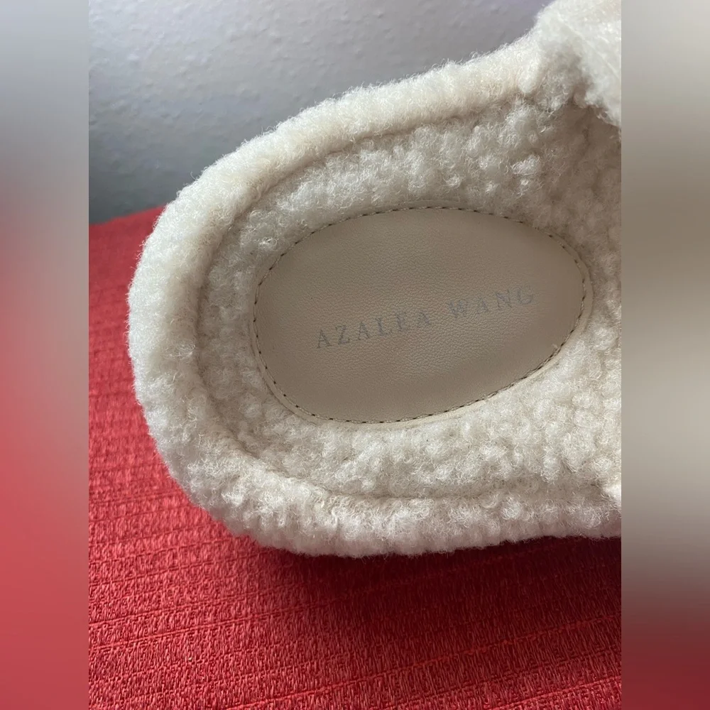 NWT…AZALEA WANG PLATFORM SLIDE SANDALS - Picture 10 of 16